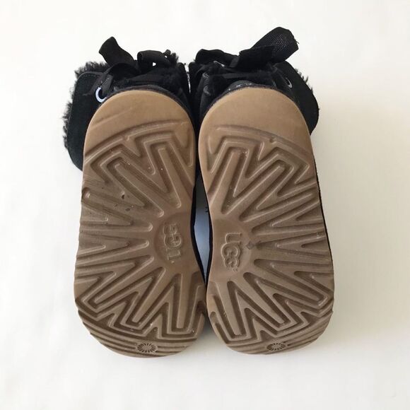 UGG black Bailey bow boots GUC - wear by the toes size 13 - Picture 8 of 9